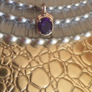 Amethyst pendant w diamond accent set in 14k gold